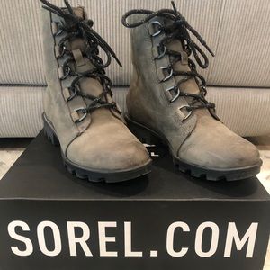 Women’s Sorel Lace Up Phoenix Boots 8